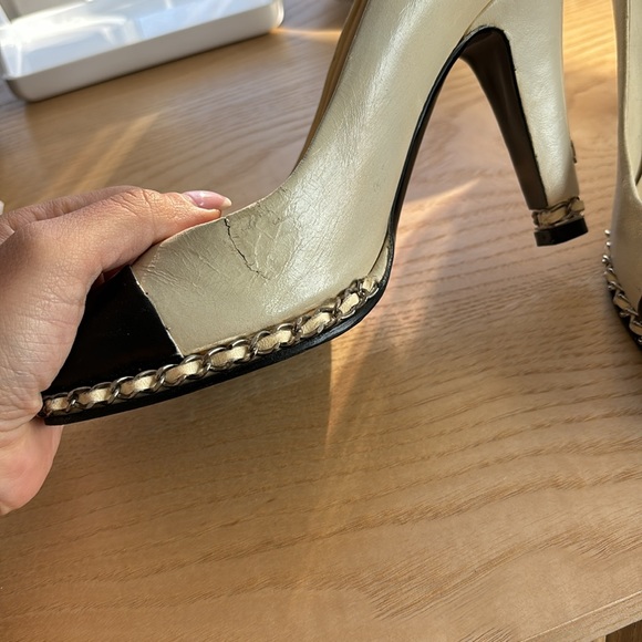 Vintage Chanel heel with chain and black peak toe - Picture 5 of 8